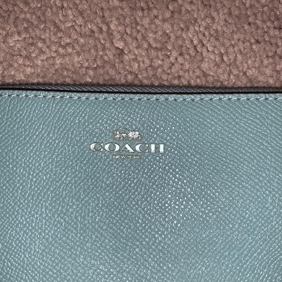 💠 Coach Wristlet 💠 - Picture 3 of 13